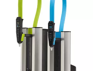 Vue de deux Purelab Flex, un bleu et un vert